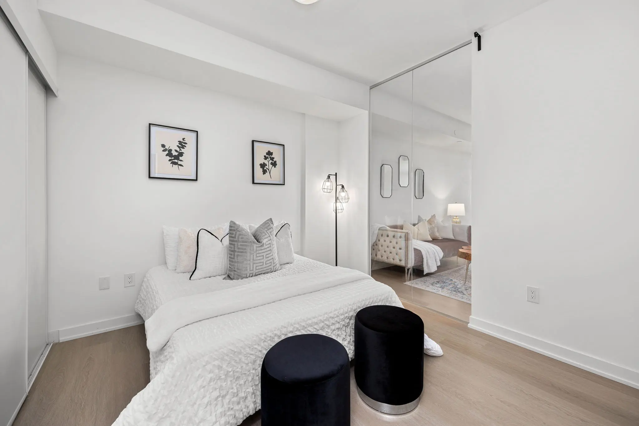 Mississauga home staging project with custom décor