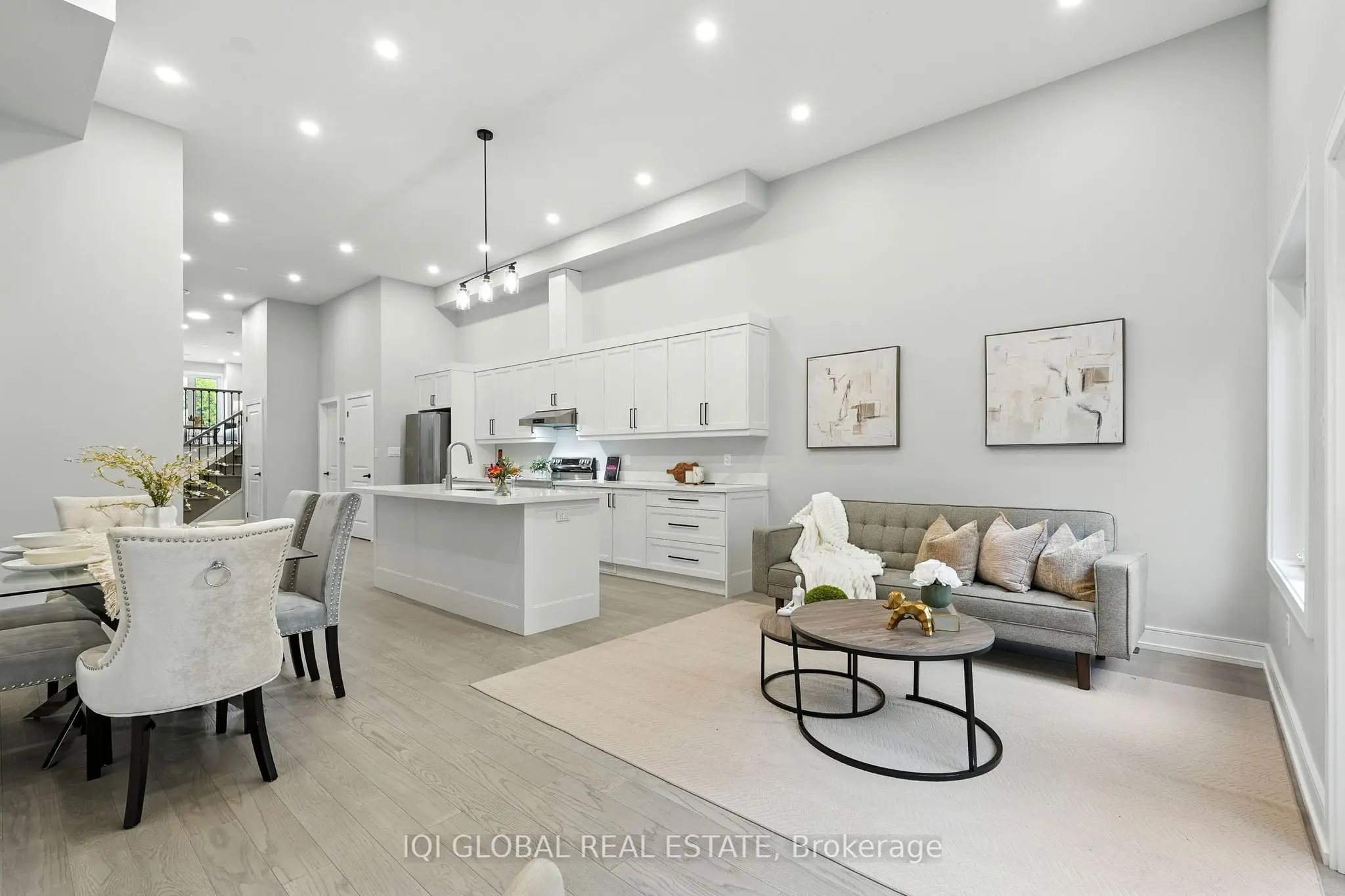 Bright staged dining area with natural light in Mississauga