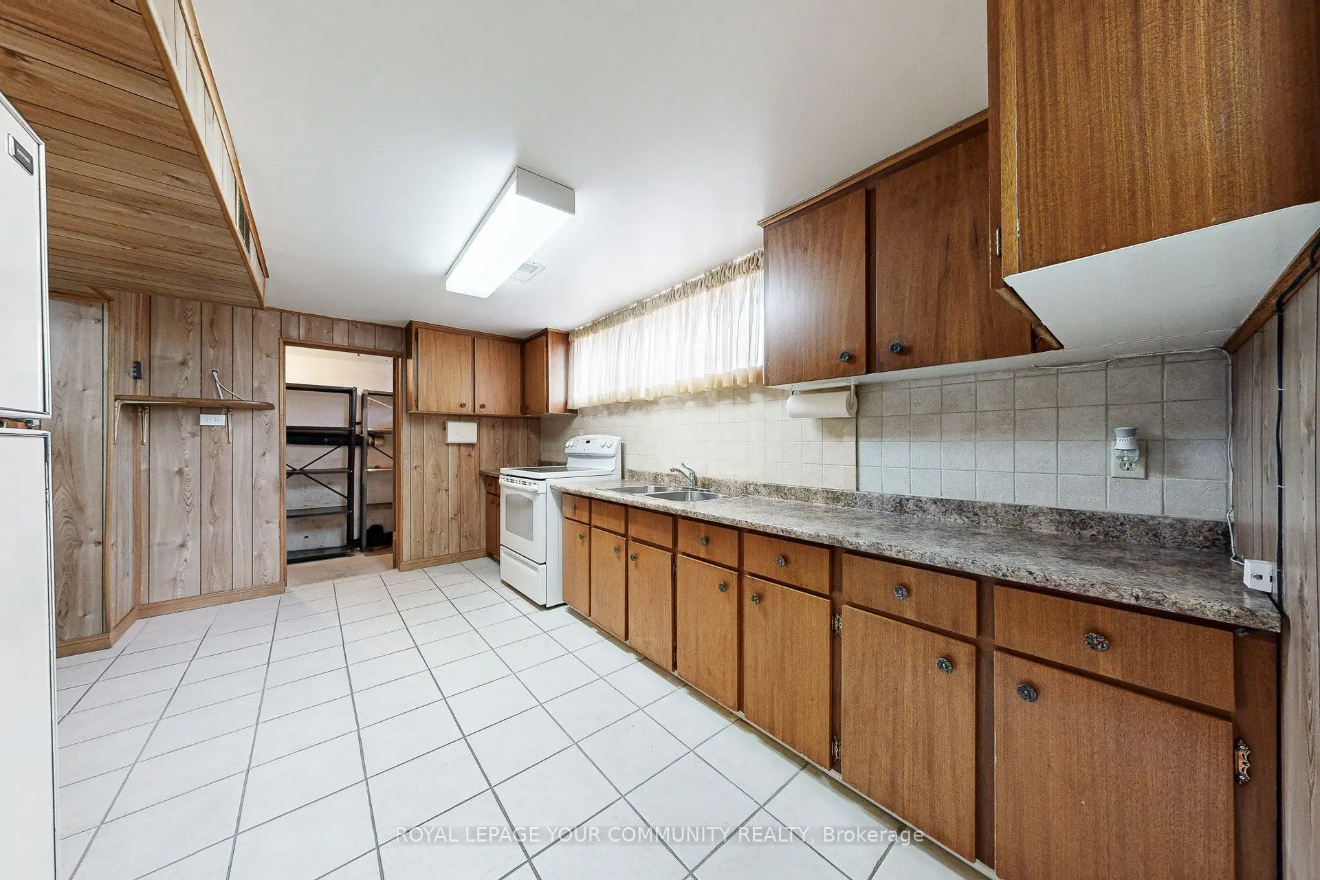 Toronto staging project highlighting modern furniture