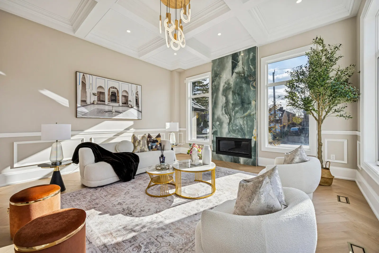 Vacant townhouse staged for sale in Richmond Hill