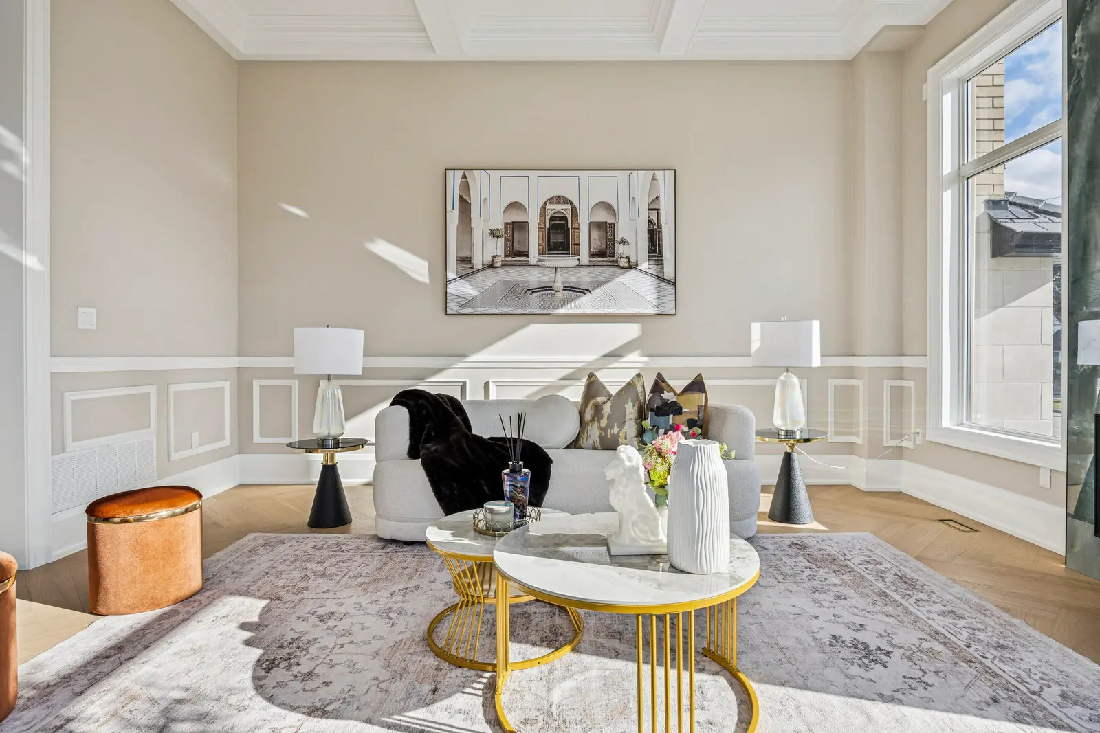 Vacant townhouse staged for sale in Richmond Hill